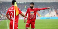 مدال و پیراهن قهرمانی پرسپولیس به رسن اهدا شد