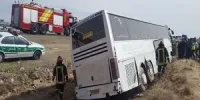 ۱۳ کشته و زخمی در برخورد اتوبوس با کامیون در محور نورآباد به نهاوند