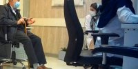 مراجعه میرحسین موسوی به درمانگاه/ حال وی مساعد است+ عکس