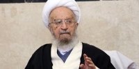 آیت الله مکارم شیرازی: از مسئولان در برابر نرخ دلار هیچ عکس العملی نمی‌بینیم