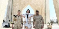 عکس جنجالی گردشگر زن روسی در میدان آزادی/ عکس