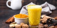 معجزه ترکیب شیر و این ادویه طلایی برای سلامتی