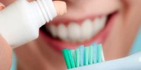 چند دقیقه بعد از غذا مسواک بزنیم؟