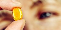 هشدار مهم؛ با مصرف زیاد این ویتامین دچار خونریزی می‌شوید