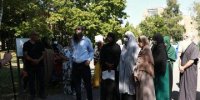 تجمع اعتراضی نسبت به ممنوعیت پوشیدن عبا در فرانسه