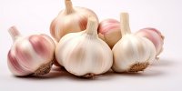 بوی سیر دهان را سه سوته از بین ببرید