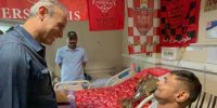 یحیی با جام به دیدار هوادار معلول پرسپولیسی رفت