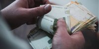 حداقل حقوق کارمندان دولت نباید از ۷.۹ میلیون تومان کمتر باشد