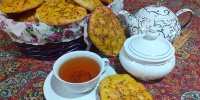 زنانی که در مسجد کیسه پول می‌دوزند/ پخش کاکولی در امام‌زاده