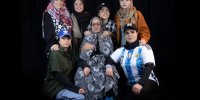 گیتی معینی با هوندا آدیداس روی صحنه می‌رود