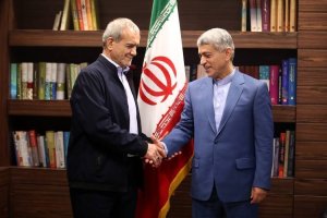 پشت پرده جدایی اقتصاددان محبوب از پزشکیان