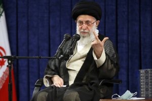 واکنش رهبر انقلاب به انتقادی درباره ابراز خرسندی از رای‌ اعتماد مجلس به همه وزرای دولت چهاردهم/ دغدغه دانشجو باید مسائل اصلی کشور باشد، نه این موارد