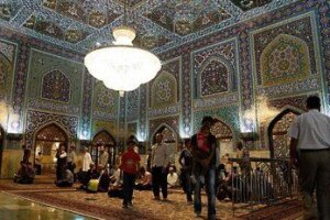 رواق دارالذکر حرم رضوی که رهبری در آن تدفین شدند، کجاست؟