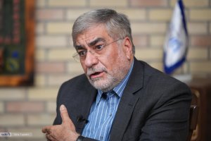علی جنتی: احتمالا آمریکا پیش از انتخابات از «مادر همه بمب‌ها» برای کوه کلنگ استفاده کند