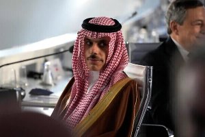 در پی حملات بامداد امروز، وزیرخارجه عربستان با وزرای خارجه بحرین، عمان، اردن و قطر گفتگو کرد؛ تاکید بر مخالفت با حملات ایران و آزادی تنگه هرمز