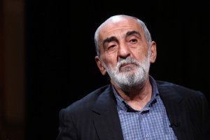 حسین شریعتمداری به مذاکرات ایران و عمان بر سر تردد در تنگه هرمز حمله کرد: دارید تنگه را برای امریکا باز می کنید