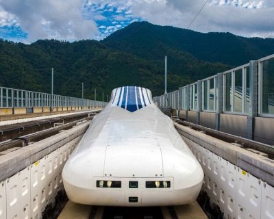 تصاویری جذاب از حرکت سریع‌ترین قطار جهان | سرعت ماگ‌لِو ژاپنی چقدر است؟ + (فیلم)