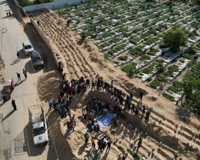 تصاویر | دفن فلسطینی‌ها در گور دسته جمعی