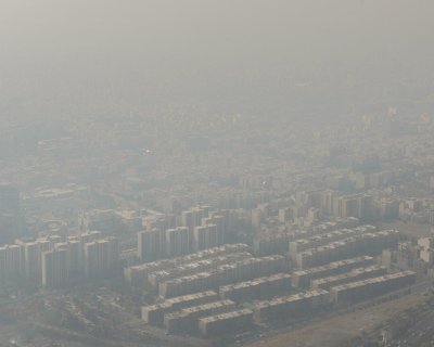 تصاویر هولناک از وضعیت هوای امروز تهران از بالای برج میلاد