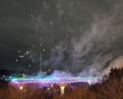 تصاویر | نورافشانی در پل طبیعت تهران همزمان با شب سال نو