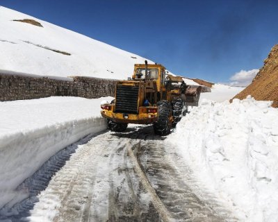 برف روبی در این منطقه از ایران هنوز ادامه دارد | تصاویر