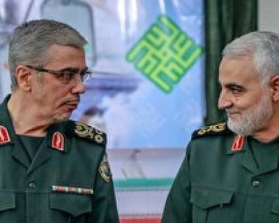 عکس | قابی متفاوت از پسردار باقری و شهید قاسم سلیمانی
