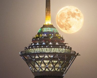 قاب تماشایی از ماه کامل شنبه ۴ مهر + عکس