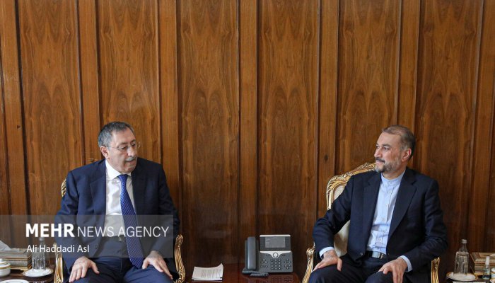 دیدار نماینده ویژه رئیس جمهور آذربایجان با وزیر امور خارجه ایران
