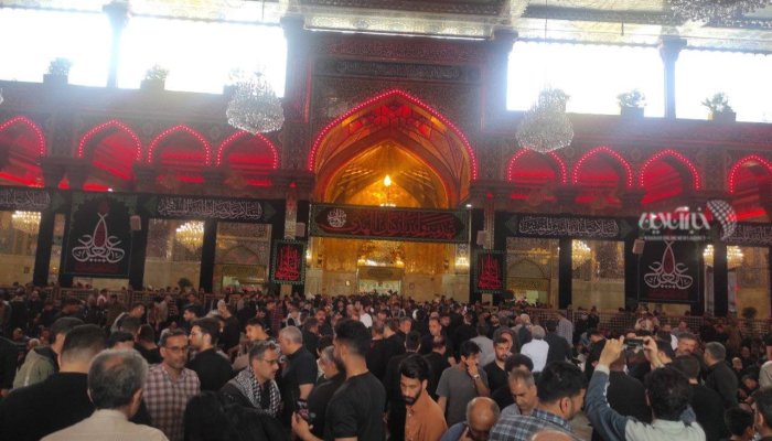 تصاویر |  حال و هوای حرم امام حسین در اولین لحظات سال ۱۴۰۴