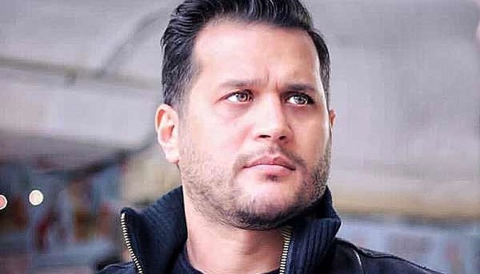 عکس | تصویری از سیاوش خیرابی در پشت صحنه فیلم جدیدش