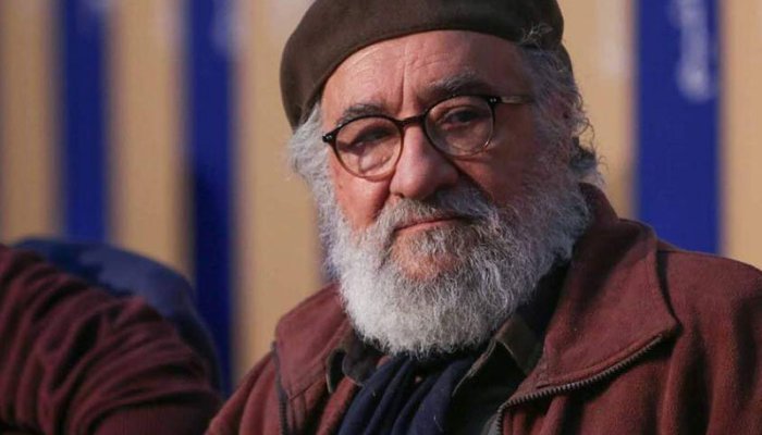 عکس |  تیپ و چهره داریوش ارجمند در ۲۷ سالگی در دوران پهلوی؛ مرکز تئاتر مشهد در سال ۱۳۵۰