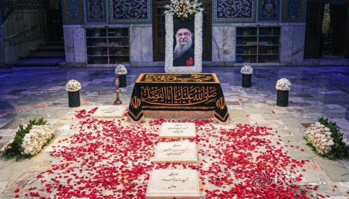 عکس | تصویر جدید از مزار رهبر شهید ایران در رواق دارالذکر حرم رضوی