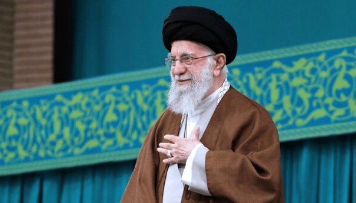 عکس | قابی متفاوت از رهبر شهید انقلاب با لباس نظامی