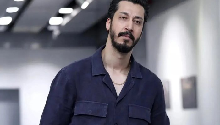 عکس | استایل بهرام افشاری در مراسم تشییع زنده‌یاد اکبر عبدی