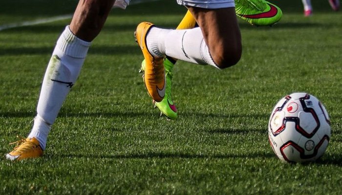 ستاره فوتبال، داماد خواننده معروف شد!