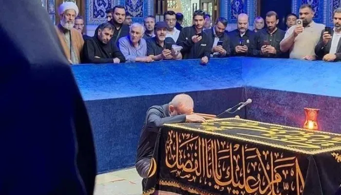 ادای احترام پزشکیان به مزار رهبر شهید انقلاب + عکس