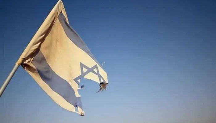 نصب دوباره بنر نابودی اسراییل در میدان فلسطین + عکس