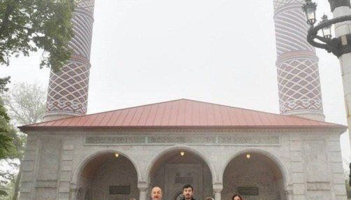 حجاب همسر و دختران علی‌اف در افتتاح مسجد تاریخی شوشا+عکس